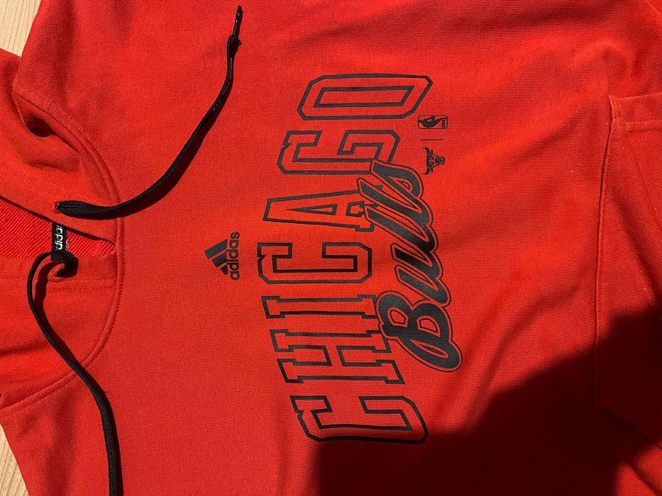 Мъжки суичър и тениска Chicago Bulls на Adidas