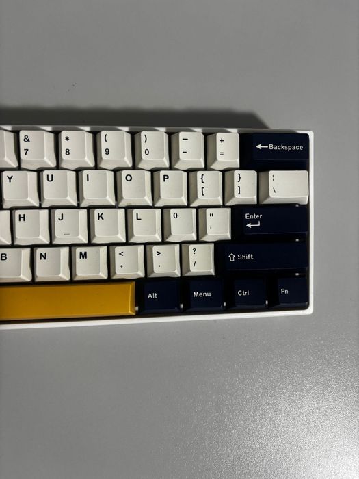Tastatura qwertykey 61 custom