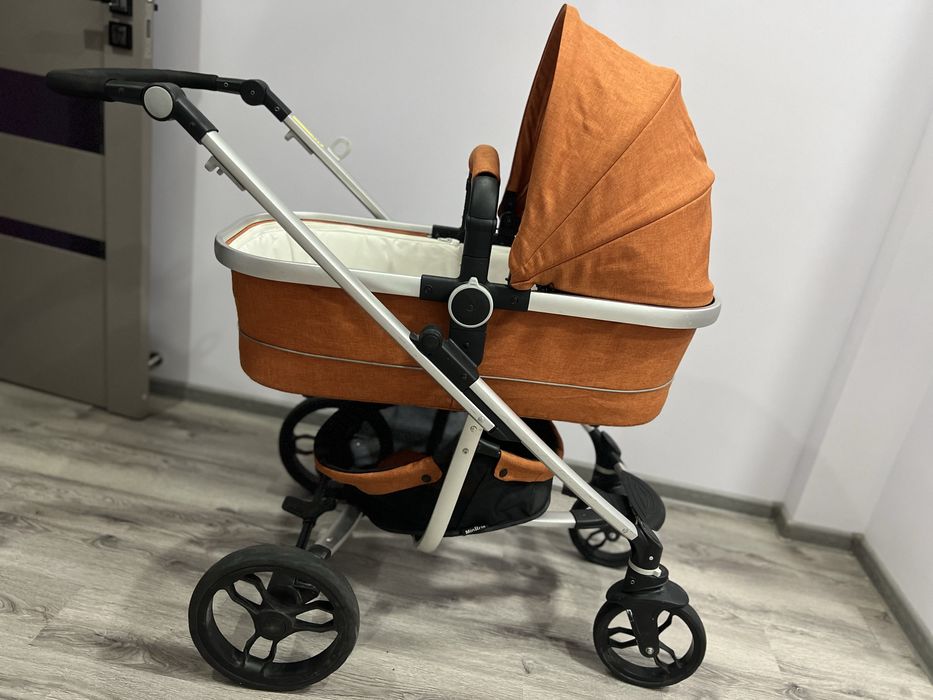 Продается коляска 2 в 1 с рождения и до 3 лет. Miniris.