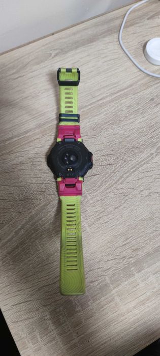 Продавам  G-SHOCK H2000