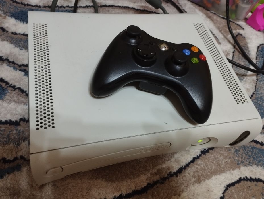 X box playstation sotiladi