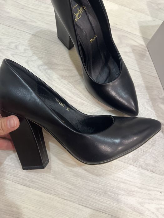 Продам кожаные туфли