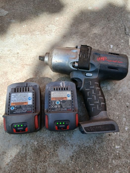 Батерии и гайковерт Ingersoll rand без заряднно