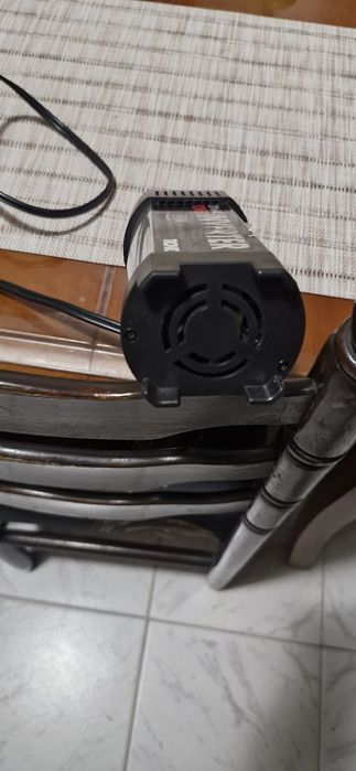 Продавам инвертор 12v,220v.