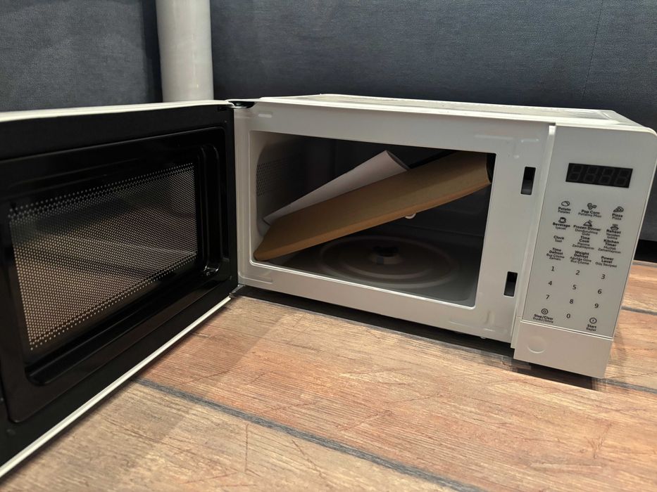 Микровълнова фурна KUMTEL | С дисплей