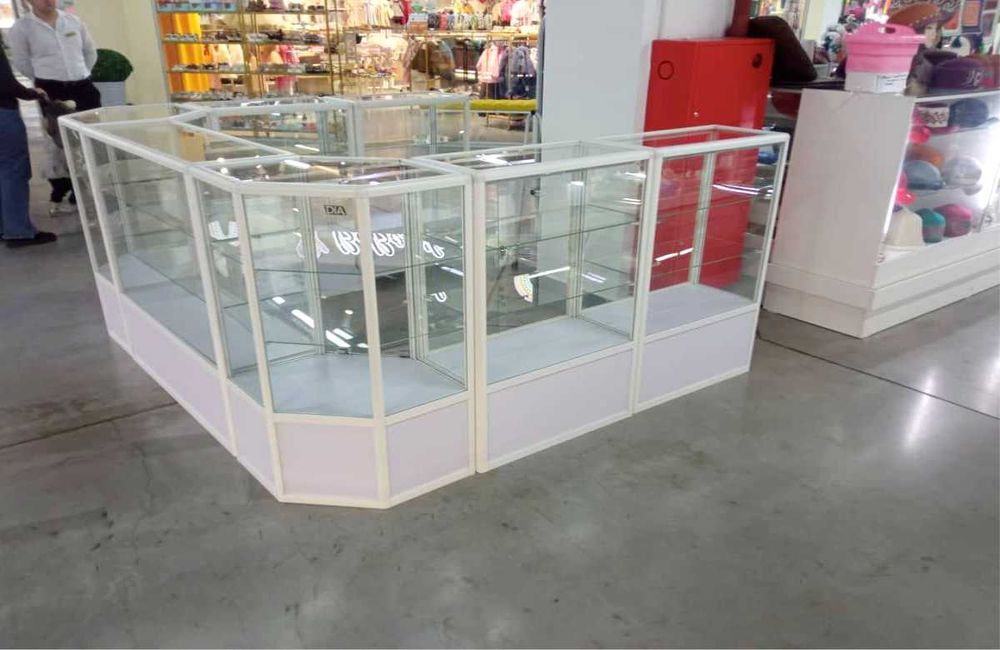 Стеклянные витрины, прилавки, лучшее заводское качество