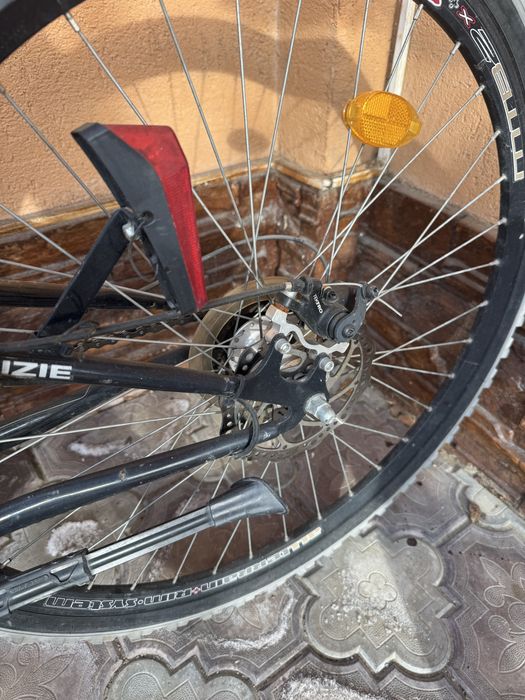 Bicicleta montana Hill 400