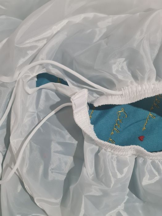 Rochita 5-6 ani  + cerc rochie, purtat 10 minute la poze