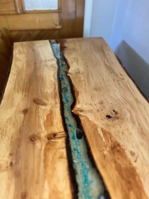 Masă cu picioare din fontă