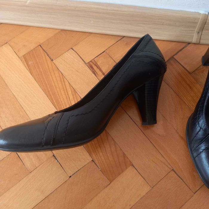 Дамски обувки 38 номер кожени