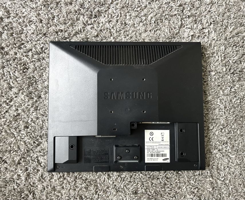 Монитор Samsung 730BF Монитор Самсунг