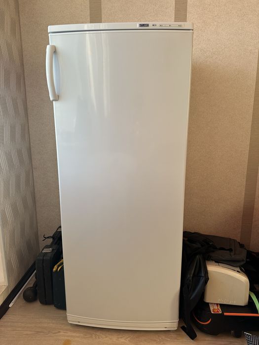 Морозильник Atlant 240 л белый