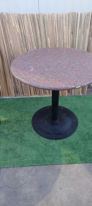 Градински маси  .