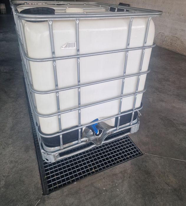 Bazin 1000L ,rezervor ibc