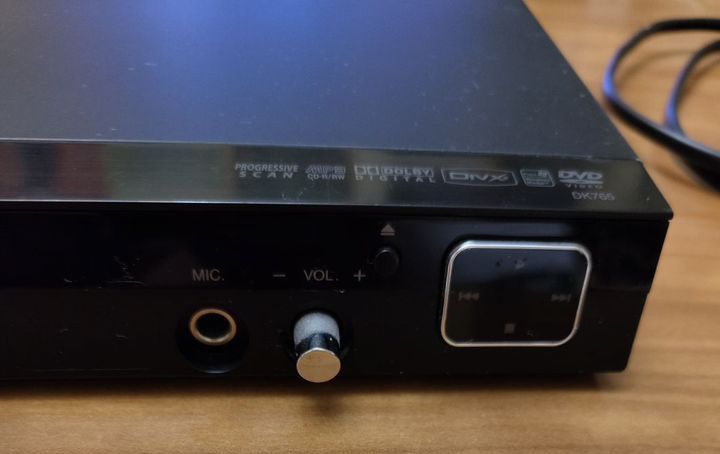 Продам DVD LG Player DK765 Karaoke