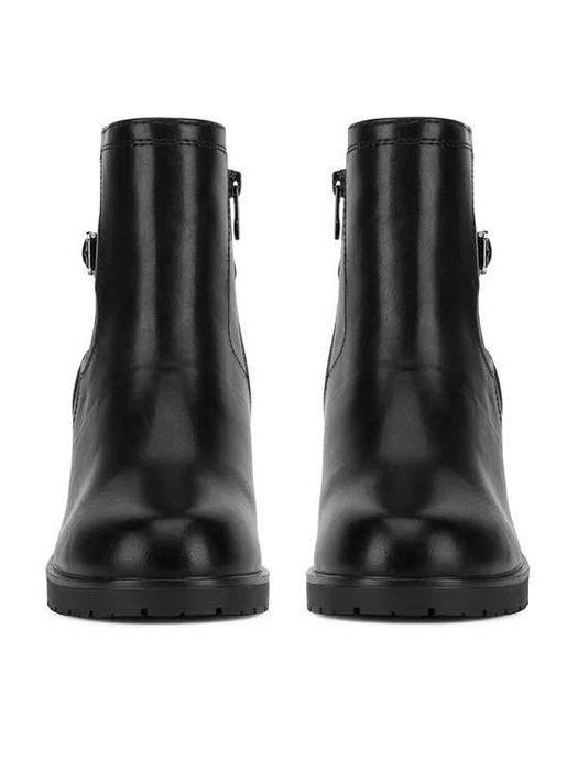 Боти Clara Barson