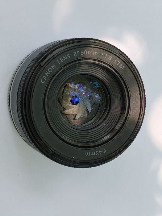 Беззеркальный полнокадровый фотоаппарат Canon R8 + объективы