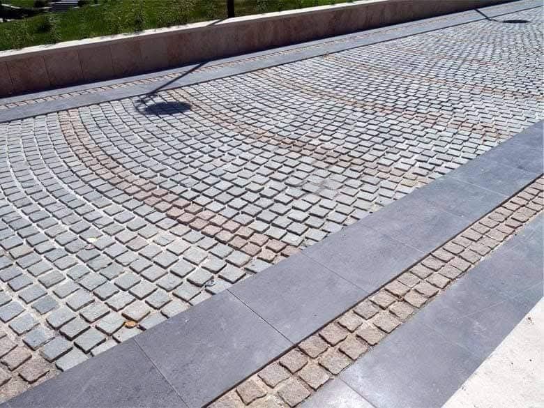 Piatra cubică andezit
