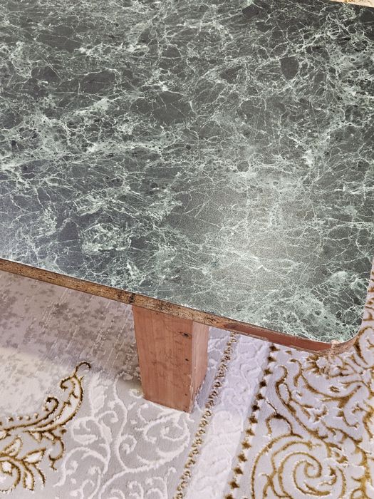 Продам низкий стол