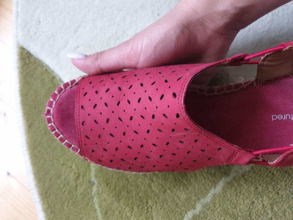 Летни сандали Clarks