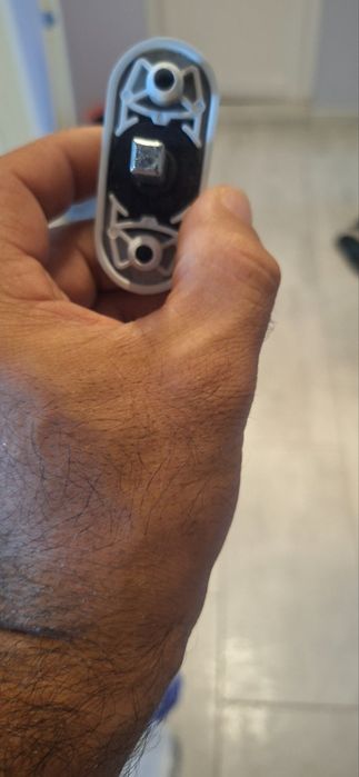 Дръжки за дограма