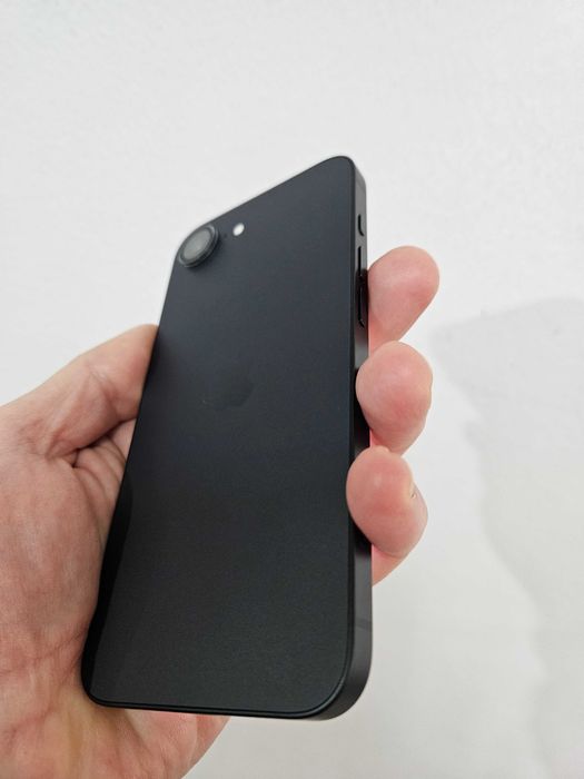 iPhone 16e 128 gb, neverlock, 100% bateria.