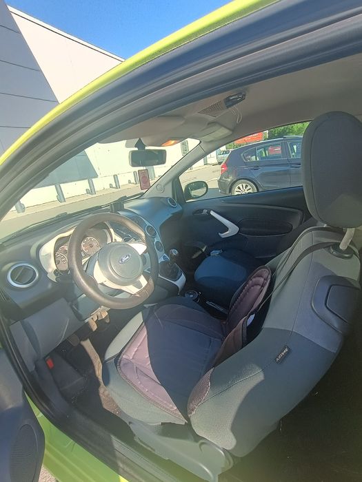 Se vinde  Ford Ka