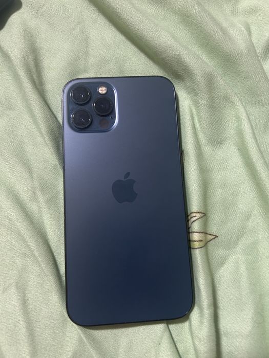 Iphone 12 pro in perfecta stare