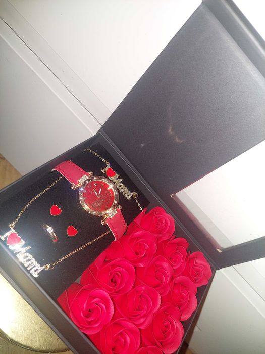 Set cadou O iubesc pe mama I love mama-ceas, inel, cercei,bratara,lant