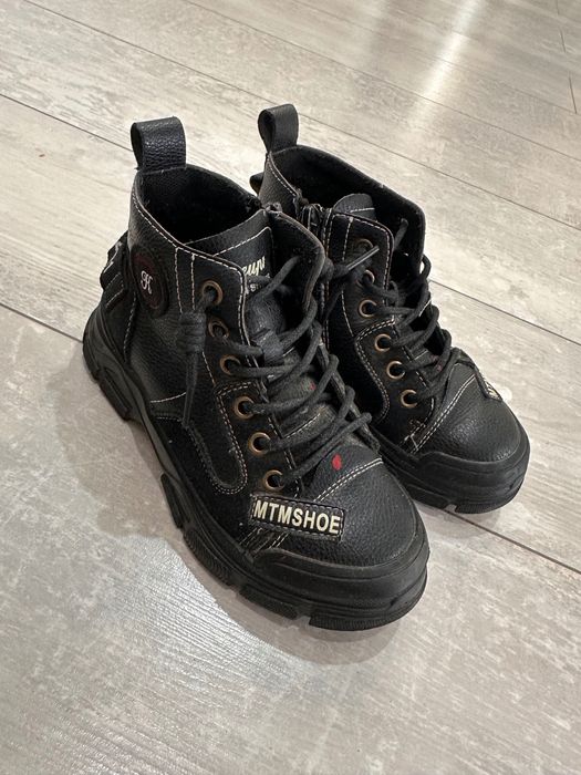 Продам детскую обувь осень 28,29