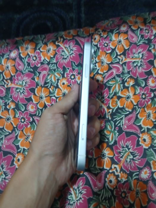 Iphone xr 17 pro 128gb 17pro korpus taqilgan