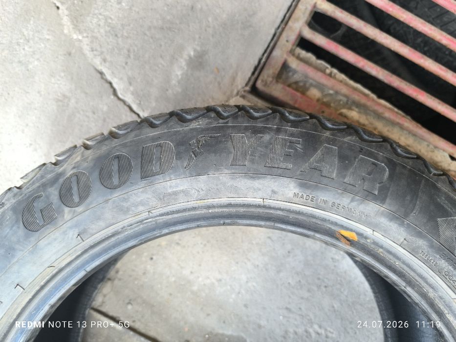Good year ultra grip 235.55.R18