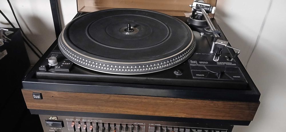 Грамофон DUAL 1256