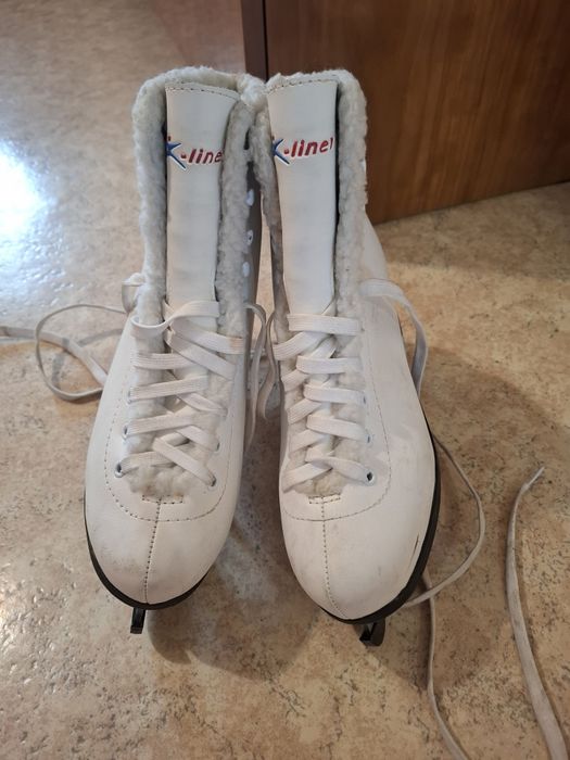 Продам коньки б/у 39 размер