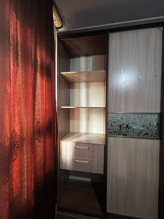 Шифонер хороший качество срочно продам