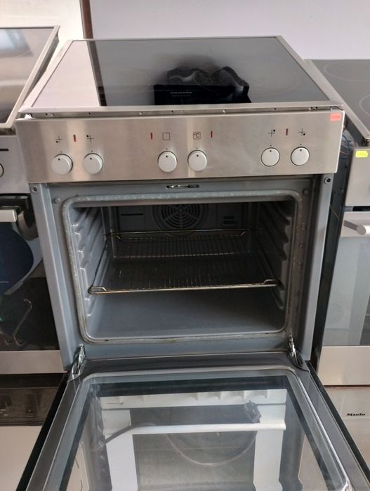 Фурна с стъклокерамичен плот SIEMENS Пиролиза