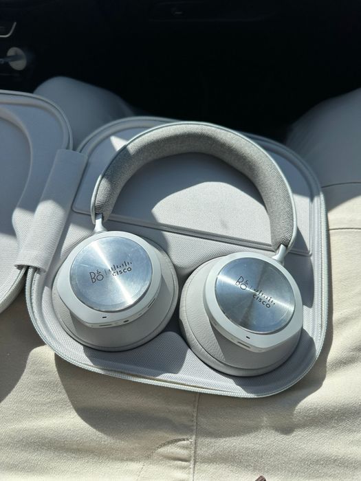 Căști Cisco Bang and Olufsen 980