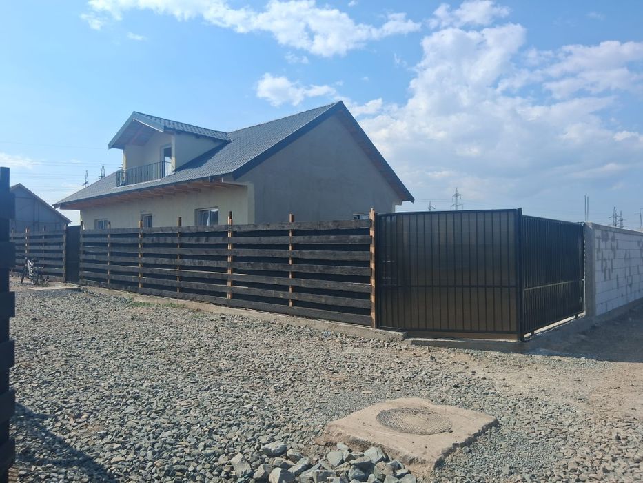 Proprietar, vand casa in Navodari V3
