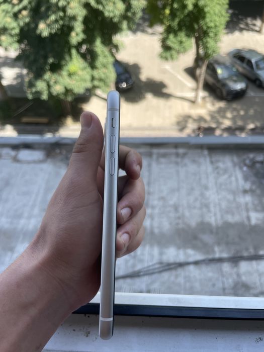Iphone 11 64 …..