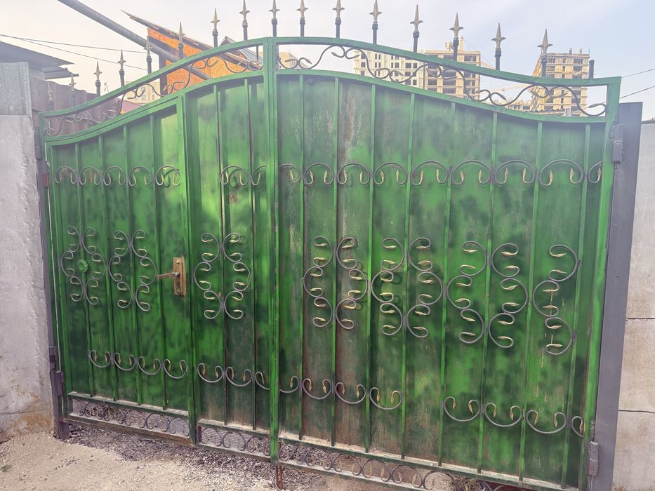 Продам Ворота Колитка внутри