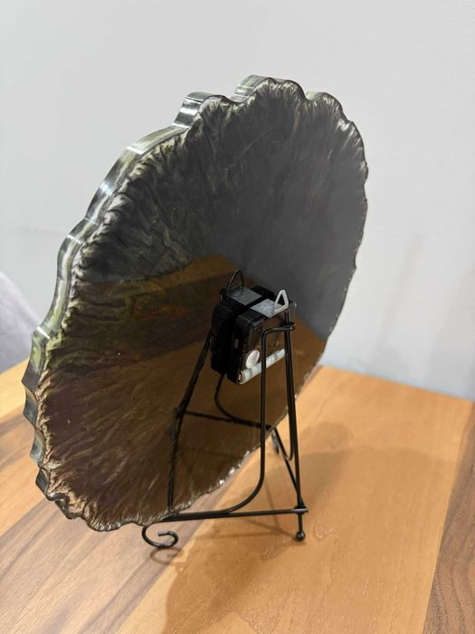 Дизайнерски часовник, изработен на ръка, с внимание към детайлите