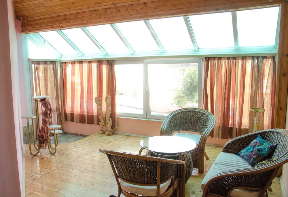 Дава се под наем Етаж от къща в Търговище, Център - 172 кв.м за 438.6 € - Снимка #4