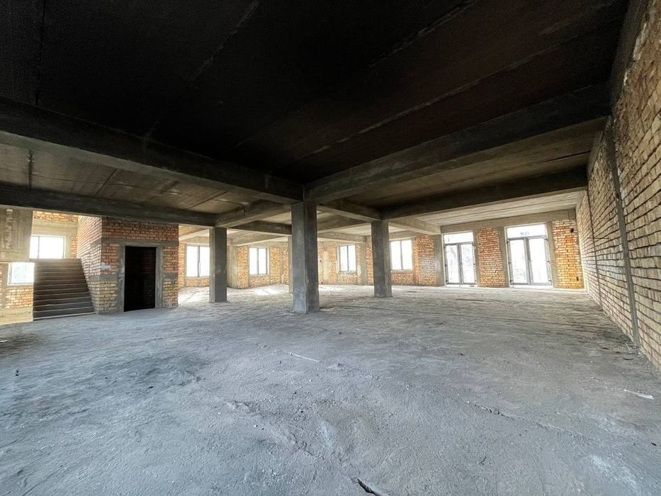 Продаётся Здание Вдоль Дороги Орн- Ракат Махалля 1800м2 (N117)