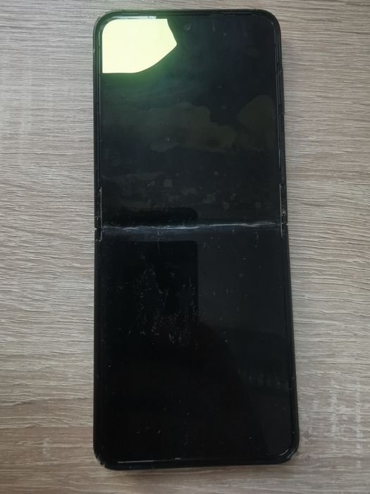 Samsung galaxy Z flip 3