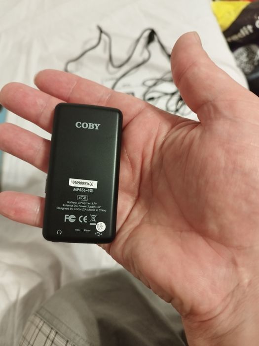 Vând mp 3 player nou