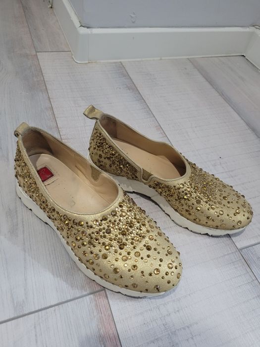 Продам ботинки, лоферы, кроссовки