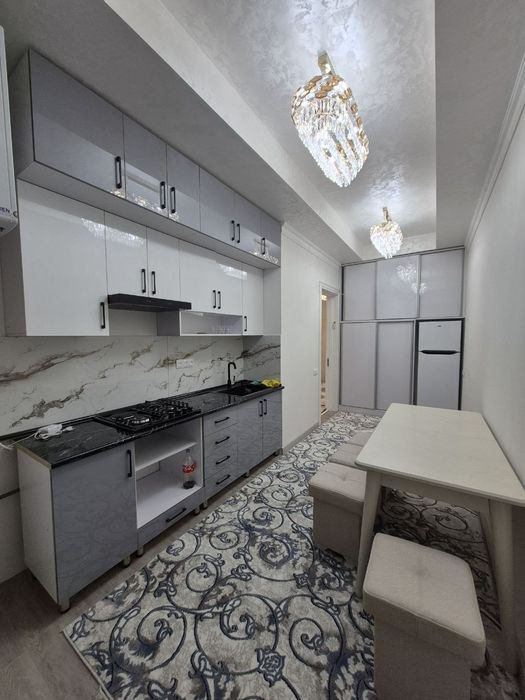 Яккасарой кушбеги навастройка 3 хонали квартира арендага берилади