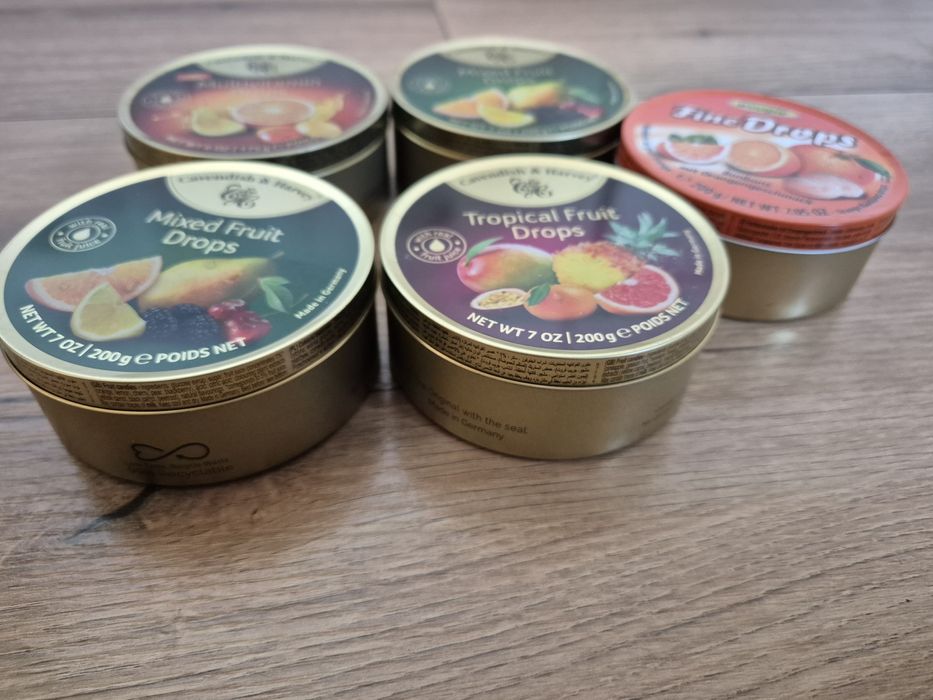 Кутии метални от бонбони.