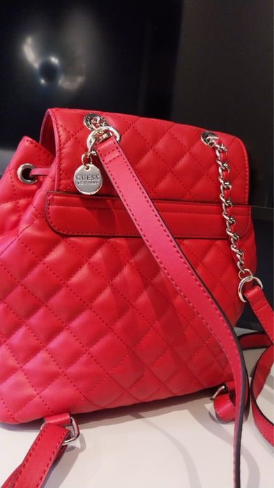 Чисто нова дамска раница Guess