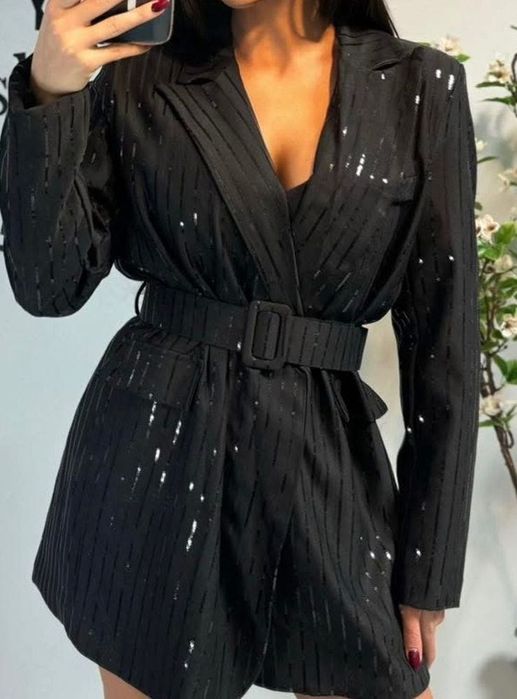 Рокля тип сако с пайети